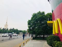 -麦当劳(展览路店)