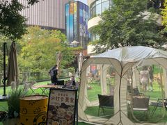 -瑞虹新天地月亮湾