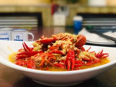 蒜香小龙虾-扒虾小妹儿麻辣海鲜(宏图街店)