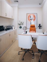 -广州健丽·去眼袋医疗美容机构