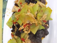 -乡土特色.冷锅鱼.牦牛肉汤锅