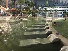 -龙脉温泉室内游泳馆