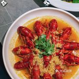 走！去一年四季总是络绎不绝排长龙的『胡大』大快朵颐吃小龙虾‼️