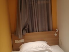 -布丁严选酒店(杭州武林西湖文化广场地铁站店)