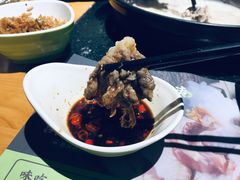 雪花肥牛-洪氏嗨捞·广东猪肚鸡·椰子鸡火锅(西咸万象城店)