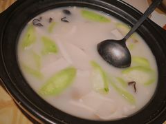 上汤丝瓜杂菌煲-渔太泰漓江小馆·广西融合菜(西街店)