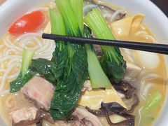 -蒙自源米线大王(花园城商场店)