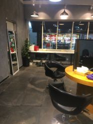 -时尚殿堂明星门店