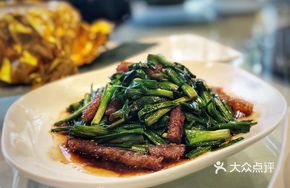 Stir-fried Pigskin with Leeks