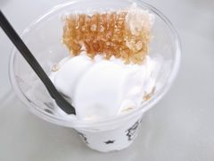 疯狂的蜂蜜冰淇淋-OUR Bakery(三里屯太古里店)