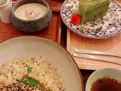牛油果拌饭-小食院简餐厅