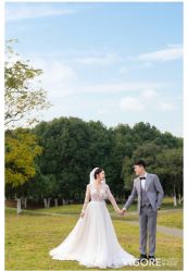 -雪中彩影婚纱摄影·微光艺术中心