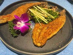 -香巴拉云南餐厅(华莱坞店)