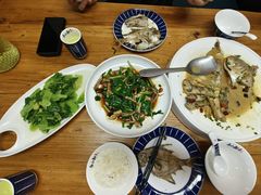 红烧海杂鱼-舟小鲜·舟山小渔村(凤城四路中登广场店)