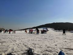 -济南卧虎山滑雪场