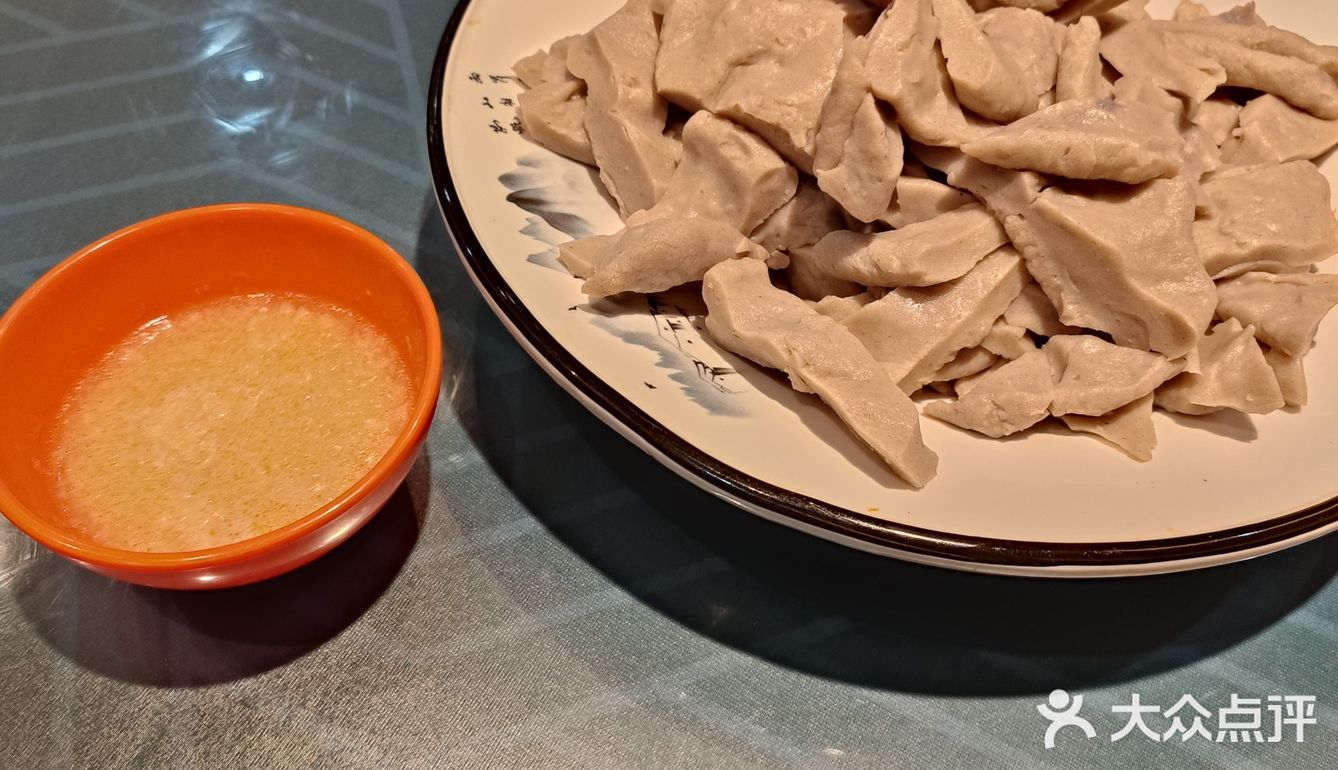 与热情的井陉跑友联谊，一起跑完山地半程马拉松后在此小聚！