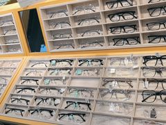 -光明眼镜·蔡司授权(徐泾店)