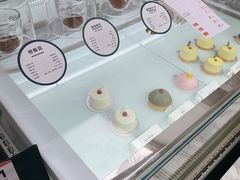 -UNI UNI(环亚凯瑟琳店)