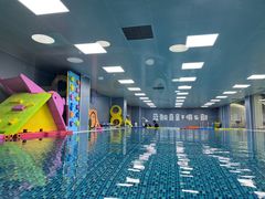 -蓝鲸奇亲子游泳俱乐部