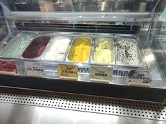 -极拉图·现制冰淇淋(大卫城店)