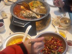 -阿瓦山寨·湘菜现炒·剁椒鱼头王(咸阳总店)
