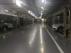 -澳门中心-办公楼地下停车场