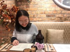 -FLOVIE FLORIST CAFE