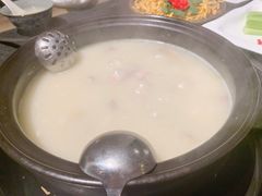 -大匠工房古船木艺术餐厅·猪肚鸡专门店(长白仙岛店)