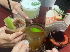 -毛毛虫酒吧