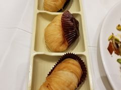 榴莲千丝酥-稻香酒家·34年老字号·港式粤菜(汉街店)