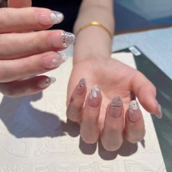 -花系美·美甲美睫精品店