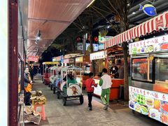 -三亚火车头万人海鲜广场