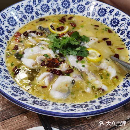 川东酸菜鱼(花地大道北店)