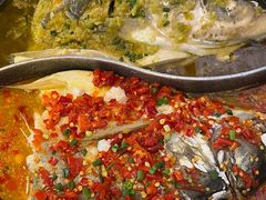 -阿瓦山寨·湘菜现炒·剁椒鱼头王(咸阳总店)