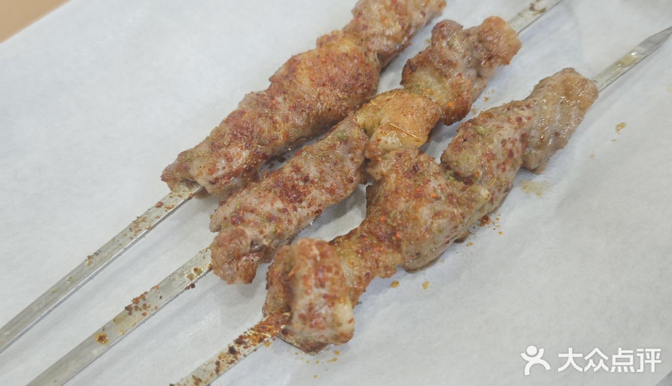 西部一方丝路美食兰州牛肉面和羊肉串好吃