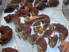 -HOT CRUSH趁热集合·现烤面包(环球港店)