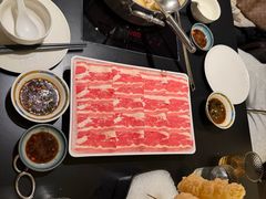 -鲜入唯煮·港式海鲜牛肉火锅(金宝街店)