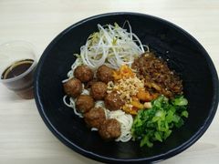 手打藕泥肉丸拌面-两勺子一碗口水鸡拌面