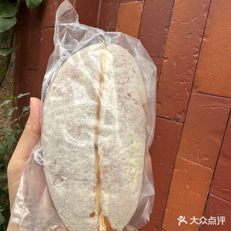 第一次吃到那么大的盐面包[惊讶]