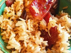 广式腊味煲仔饭-狐狸爱上椰子鸡(滨江星光大道店)