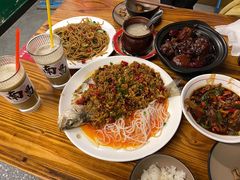 -堂瓦里·33年传统赣菜(第一街区店)