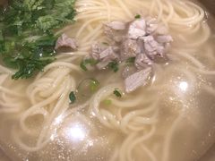 -亮亮面馆(经六路店)