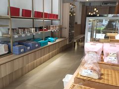 -顶东面包花园·生日蛋糕(世博店)