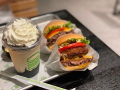 芝士牛肉蘑菇堡-Shake Shack(成都太古里店)