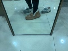 -UGG(燕莎奥特莱斯购物中心店)