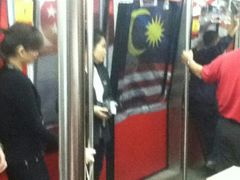 要换乘这个候机-吉隆坡国际机场