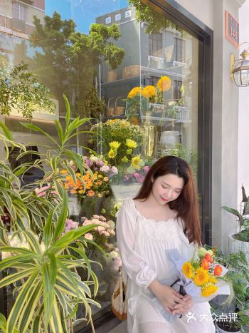 生活中总有不期而遇的小美好 例如阳光正好的午后