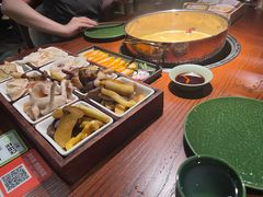 -花菇朵·云山雀 ll 野生菌锅·野果酸汤·精品滇菜(万柳店)