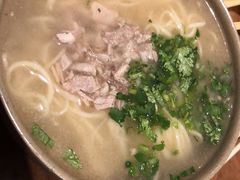 猪肘汤面-亮亮面馆(经六路店)