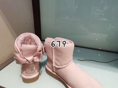 -UGG(燕莎奥特莱斯购物中心店)